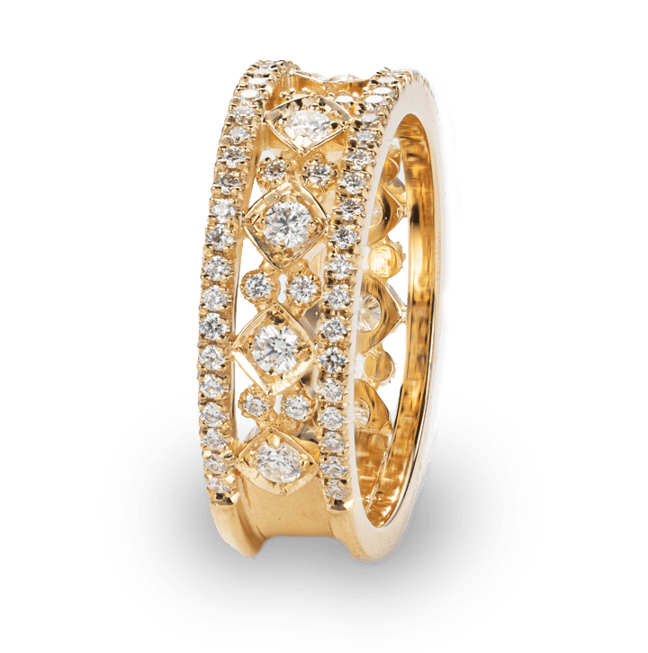 Eigen ontwerp van een glinsterende ring gezet met diamant, unieke creatie