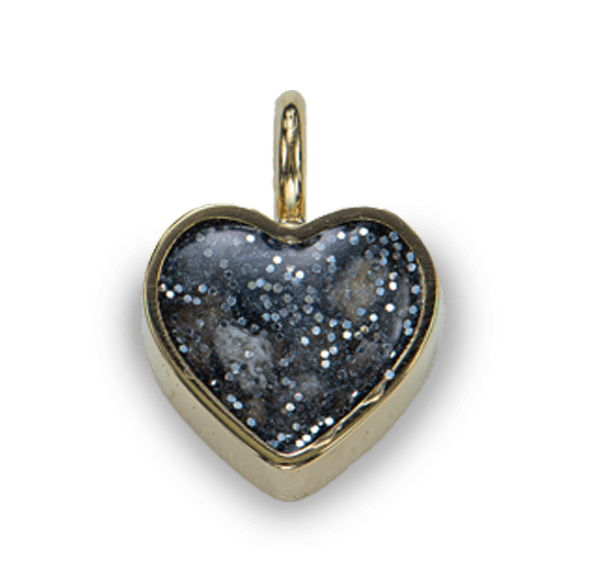 Klein gouden hartje 7x7mm met een herinnering aan een geliefde.