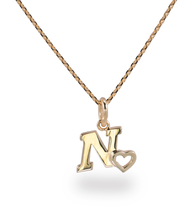 Geelgouden 18kt letter met een open hartje.